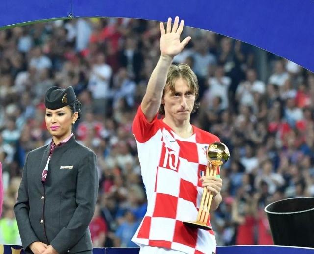 萨哈：麦克托米奈可以在皇马和巴萨踢球，甚至拜仁慕尼黑（萨哈：麦克托米奈足以效力皇马、巴萨，乃至拜仁）