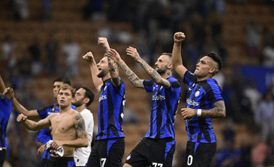 恩昆库转战意甲后表现低迷，转会费3700万欧元成“水漂”，难复巅峰状态。（恩昆库转投意甲后状态不振，3700万欧投入成空，巅峰难再现）