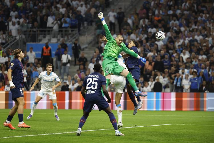 埃贝尔：对阵巴黎是场特别的比赛，这场较量有很强的荣誉意义（埃贝尔：与巴黎之战意义非凡，这是一场关乎荣誉的较量）