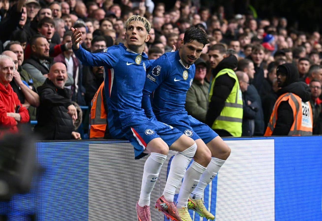 英超曼城vs桑德兰：我预测主队大胜，3-0、3-1，至少赢两个（英超曼城迎战桑德兰：看好主队至少两球取胜，比分倾向3-0或3-1）