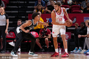 TA：莫斯克拉的贡献远不止是“临时救火”，他完全封锁了凯恩（TA：莫斯克拉的作用远超权宜之计，他彻底冻结了凯恩）