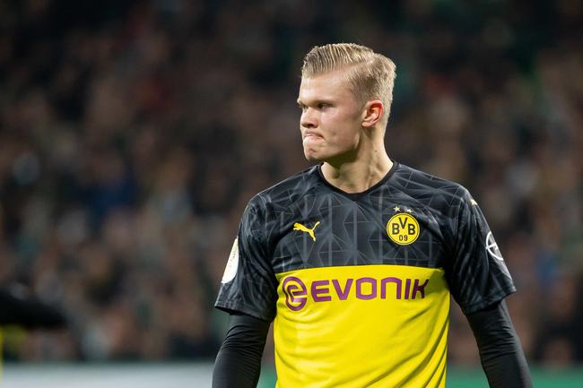 世界杯门票销量已近两百万张，第三阶段门票销售12月11日开始（世界杯门票销量逼近200万，第三阶段售票将于12月11日启动）