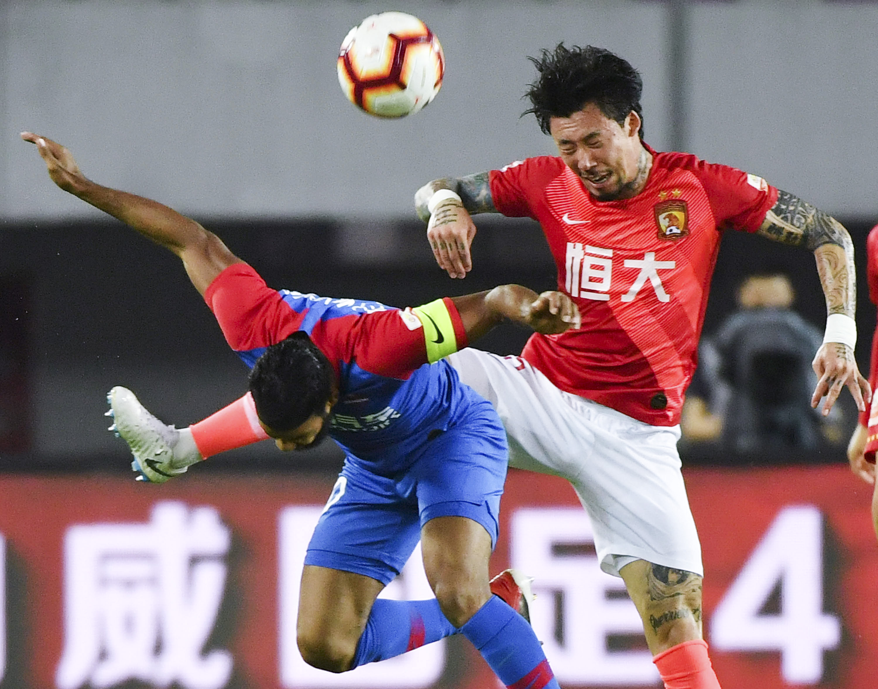 波兰主帅：要帮扎莱夫斯基找回状态；我觉得莱万还没决定未来（波兰主帅：将助扎莱夫斯基重拾状态；莱万未来仍未定案）