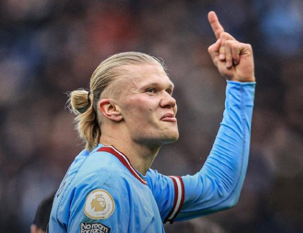 阿连德：这是我第一次拿冠军，也是我第一次戴帽，我很满意（阿连德：首冠到手、处子戴帽，我很满意）