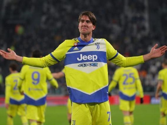 赵睿缺席首秀，北京首钢四战三败提前出局（赵睿首秀未出战，北京首钢四场仅一胜提前淘汰）