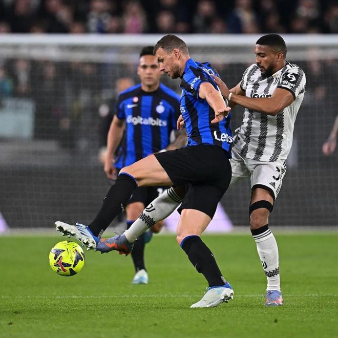 残特奥会游泳比赛 徐兴尚成“六冠王”（残特奥会游泳赛场 徐兴尚豪取六冠）