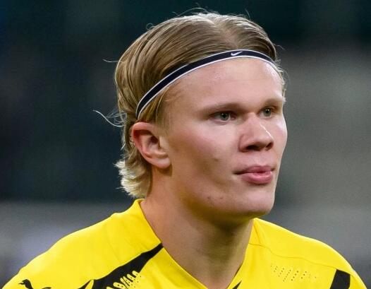 库尔图瓦：当下我肯定是最佳门将之一；没感觉更衣室关系不好（库尔图瓦：我当下无疑是顶级门将之一；更衣室关系并不紧张）